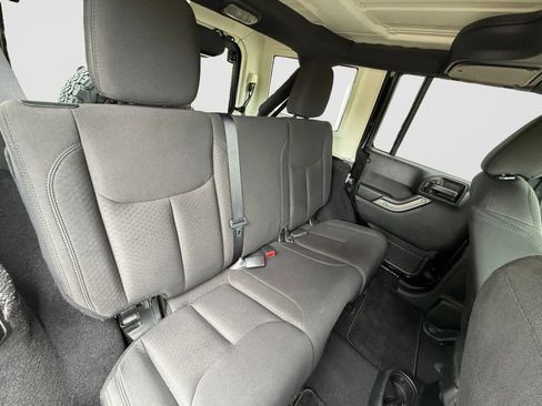 Used 2017 Jeep Wrangler Unlimited Sport w/ Quick Order Package 24S AWD/4WD image 18