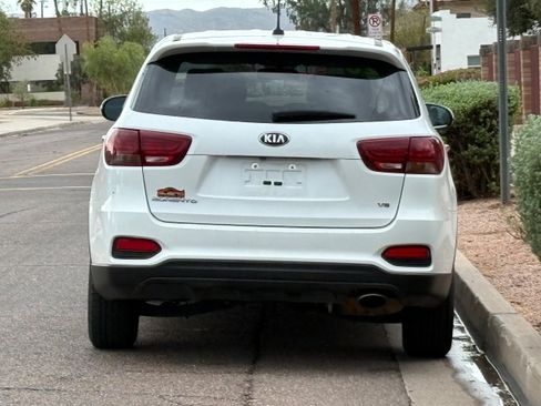 Used 2020 Kia Sorento FWD V6 image 5