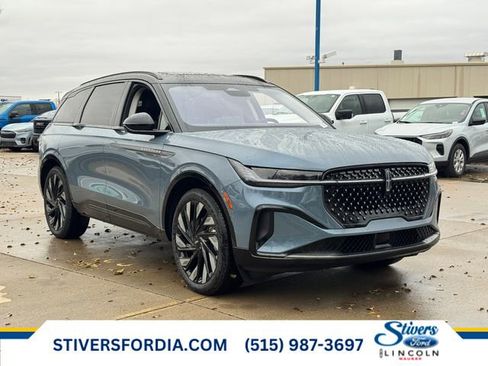 New 2026 Lincoln Nautilus Reserve w/ Jet Appearance Package image 1