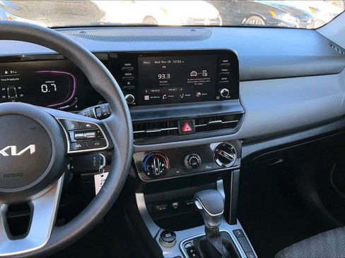 Used 2025 Kia Seltos LX image 6