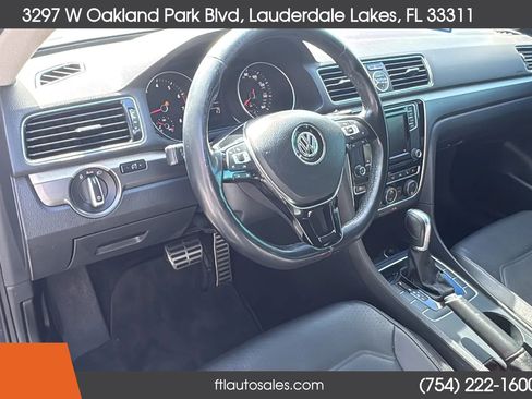 Used 2017 Volkswagen Passat 1.8T R-Line FWD image 22