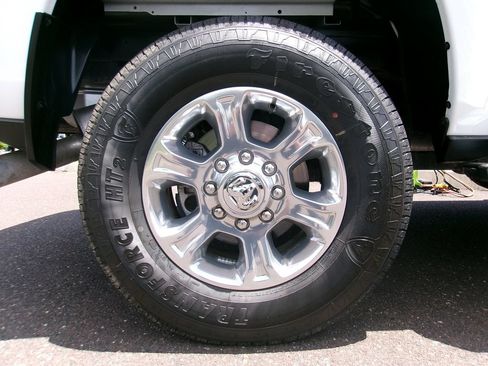 Used 2025 RAM 2500 Big Horn AWD/4WD image 15