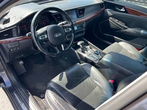 Used 2017 Kia Cadenza Premium FWD image 15