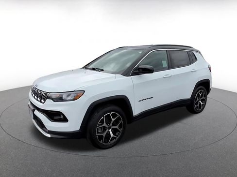 Used 2025 Jeep Compass Limited AWD/4WD image 8