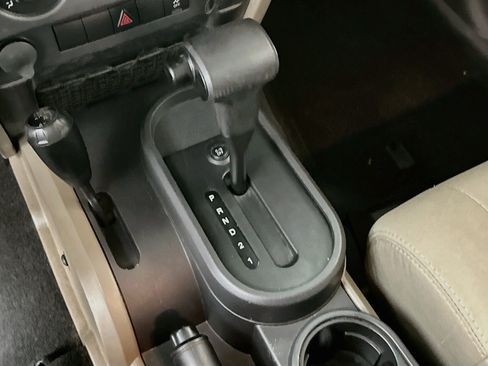 Used 2010 Jeep Wrangler Unlimited Sport AWD/4WD image 21