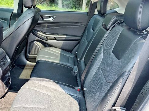 Used 2017 Ford Edge Titanium w/ Equipment Group 301A FWD image 11
