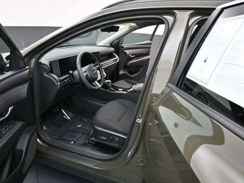 Certified 2025 Hyundai Tucson SEL image 12