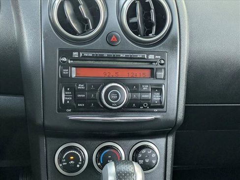 Used 2015 Nissan Rogue S image 13