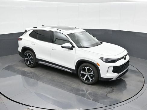 New 2026 Volkswagen Tiguan SE FWD image 23