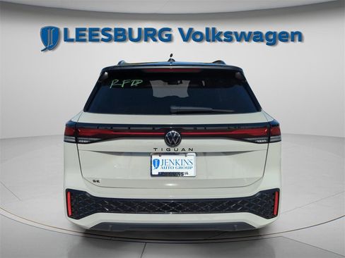 New 2026 Volkswagen Tiguan SE R-Line image 10