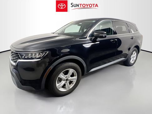 Used 2023 Kia Sorento LX FWD image 9