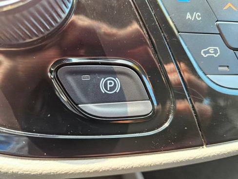 Used 2023 Chrysler Voyager LX FWD image 31