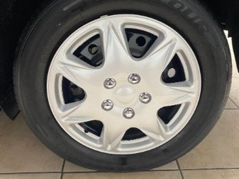 Used 2022 Nissan Kicks S FWD image 25