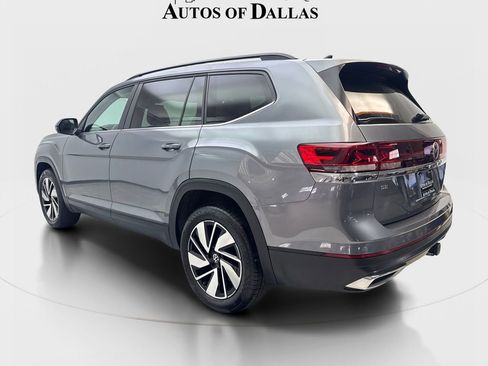 Used 2024 Volkswagen Atlas SE w/ Panoramic Sunroof Package AWD/4WD image 9