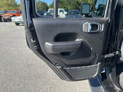 Used 2021 Jeep Wrangler Unlimited Sport image 27