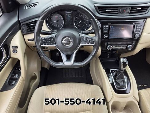 Used 2017 Nissan Rogue SV w/ SV Premium Package image 11