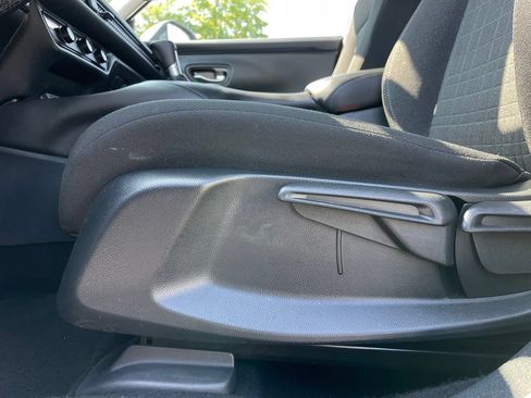 Used 2026 Honda HR-V LX image 24