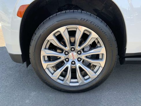 Used 2021 GMC Yukon Denali w/ Denali Ultimate Package AWD/4WD image 9