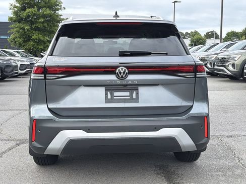 New 2025 Volkswagen Tiguan S FWD image 4