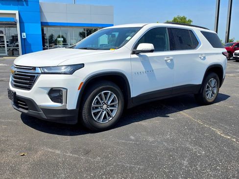 Used 2023 Chevrolet Traverse LT FWD image 2