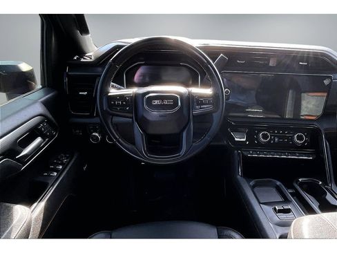 Used 2025 GMC Sierra 2500 AT4 w/ AT4 Premium Plus Package AWD/4WD image 9