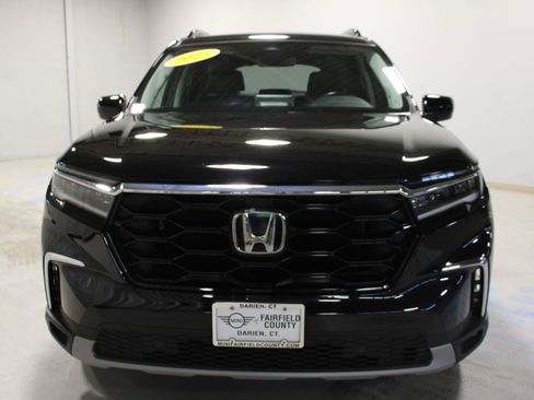 Used 2025 Honda Pilot Touring image 18