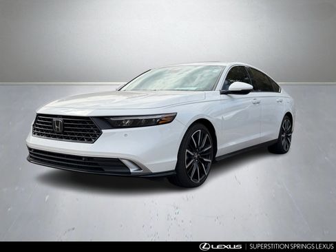 Used 2024 Honda Accord Touring image 5