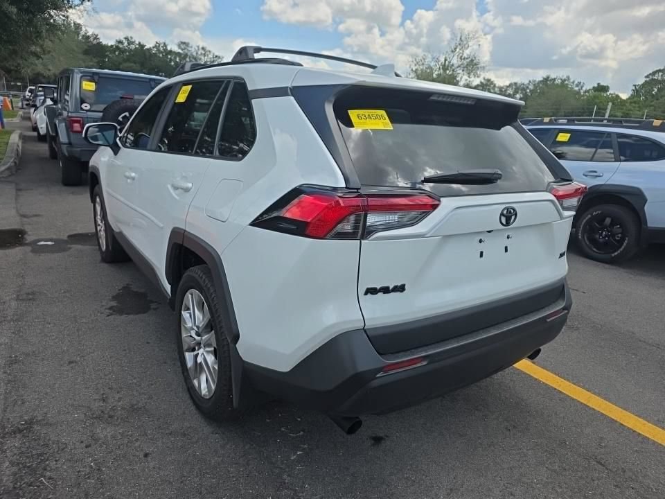 Used 2025 Toyota RAV4 XLE Premium FWD image 4