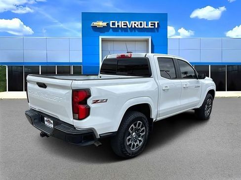 Used 2025 Chevrolet Colorado Z71 AWD/4WD image 3