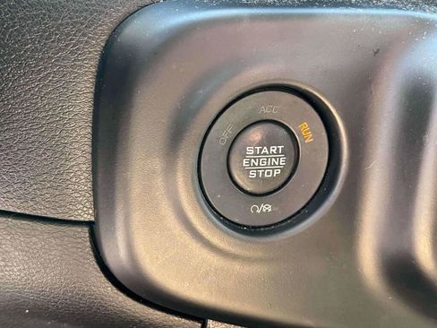 Used 2021 Jeep Wrangler Unlimited Sahara w/ Cold Weather Group AWD/4WD image 37