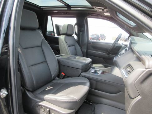 Used 2023 Chevrolet Tahoe Z71 w/ Luxury Package AWD/4WD image 22