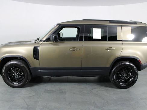 Used 2025 Land Rover Defender 110 S AWD/4WD image 13