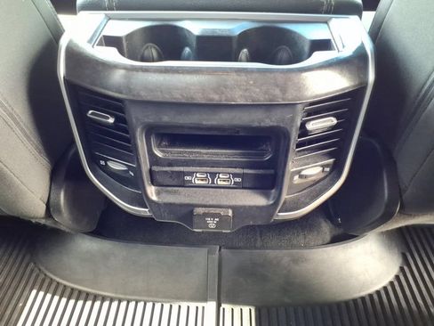Used 2022 RAM 1500 Big Horn AWD/4WD image 14