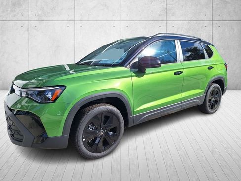 New 2026 Volkswagen Taos SE image 1