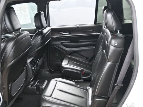 Used 2024 Jeep Grand Cherokee L Limited w/ Luxury Tech Group II image 35