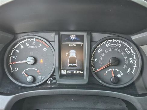 Used 2021 Toyota Tacoma SR image 12