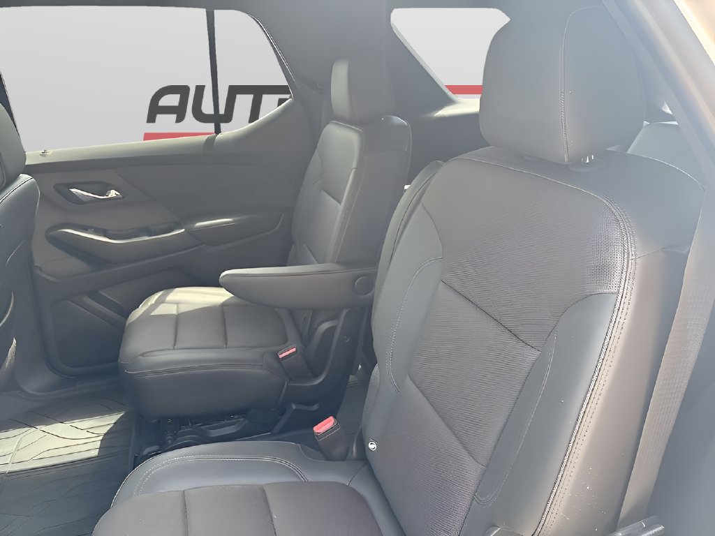 Used 2023 Chevrolet Traverse High Country w/ LPO, Floor Liner Package FWD image 26