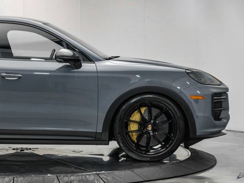 Used 2024 Porsche Cayenne Turbo GT AWD/4WD image 22
