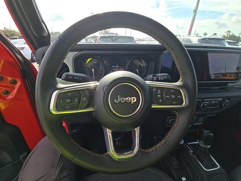 Used 2024 Jeep Wrangler Unlimited Sahara AWD/4WD image 2