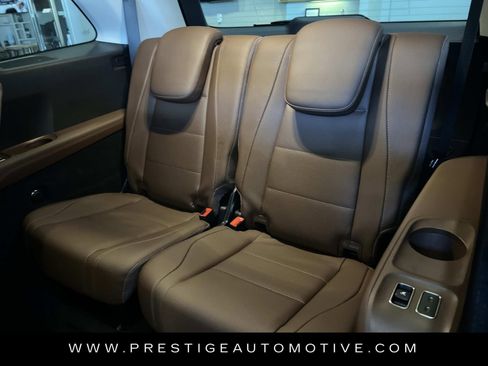 Used 2024 Mercedes-Benz GLS 450 4MATIC image 14