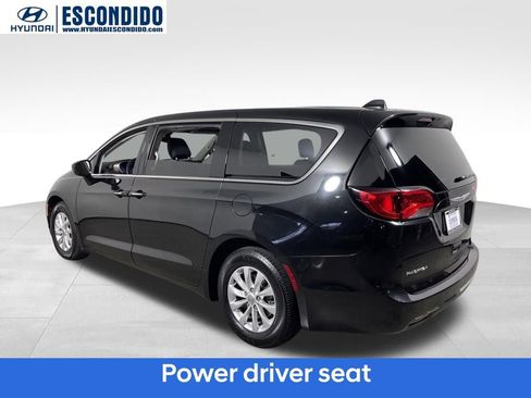 Used 2019 Chrysler Pacifica Touring Plus image 3