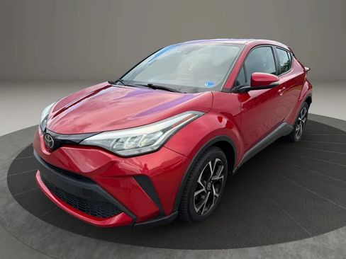 Used 2021 Toyota C-HR XLE FWD image 2