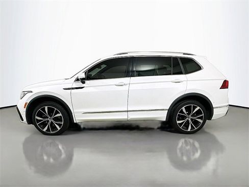 Used 2023 Volkswagen Tiguan SEL R-Line image 4