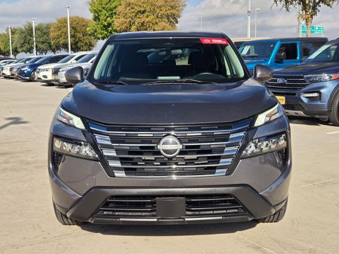 Certified 2024 Nissan Rogue SV image 2