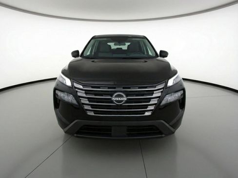 Used 2025 Nissan Rogue SV image 2