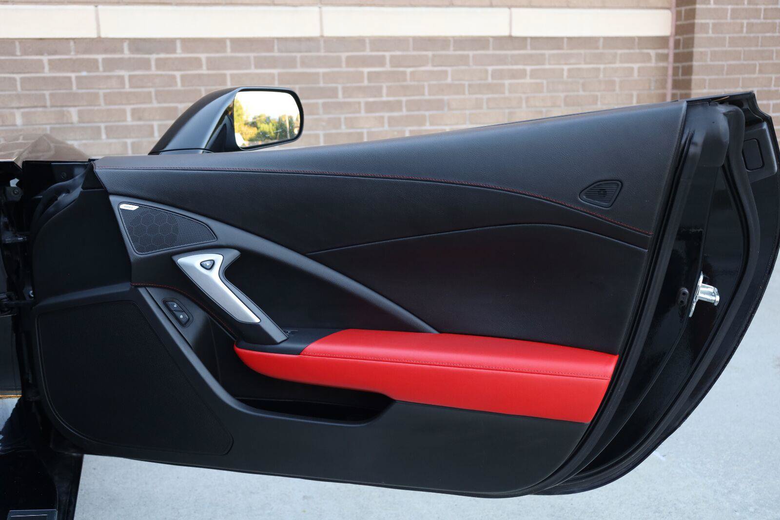 Used 2014 Chevrolet Corvette Stingray Convertible w/ 2LT Preferred Equipment Group RWD image 30