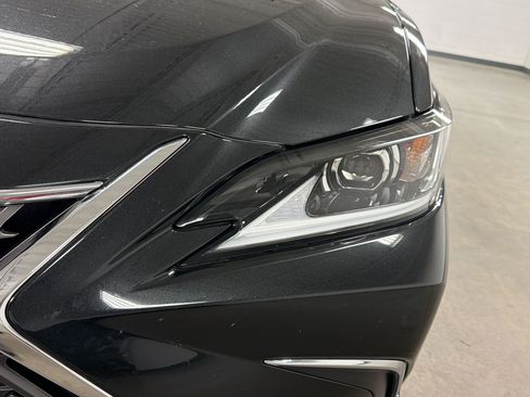 Used 2024 Lexus ES 350 w/ Premium Package FWD image 11