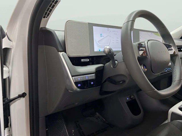 Used 2024 Hyundai Ioniq 5 SE RWD image 31