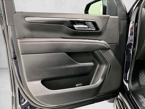 Used 2025 Chevrolet Suburban RST RWD image 18