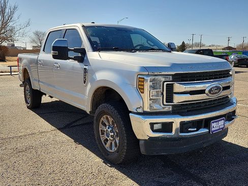 Used 2019 Ford F250 XLT w/ XLT Premium Package image 4